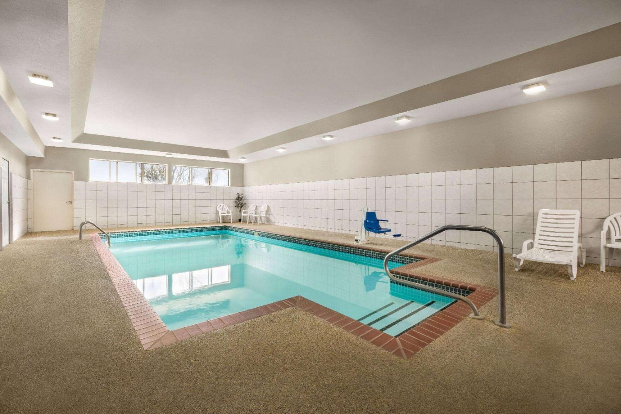 Microtel Inn & Suites By Wyndham New Ulm Esterno foto